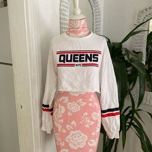H&M Queen’s Lonv Sleeved Crop Top